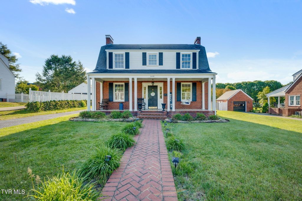 Photo of 1608 Crescent Drive, Kingsport, TN 37664 (MLS # 9994342)
