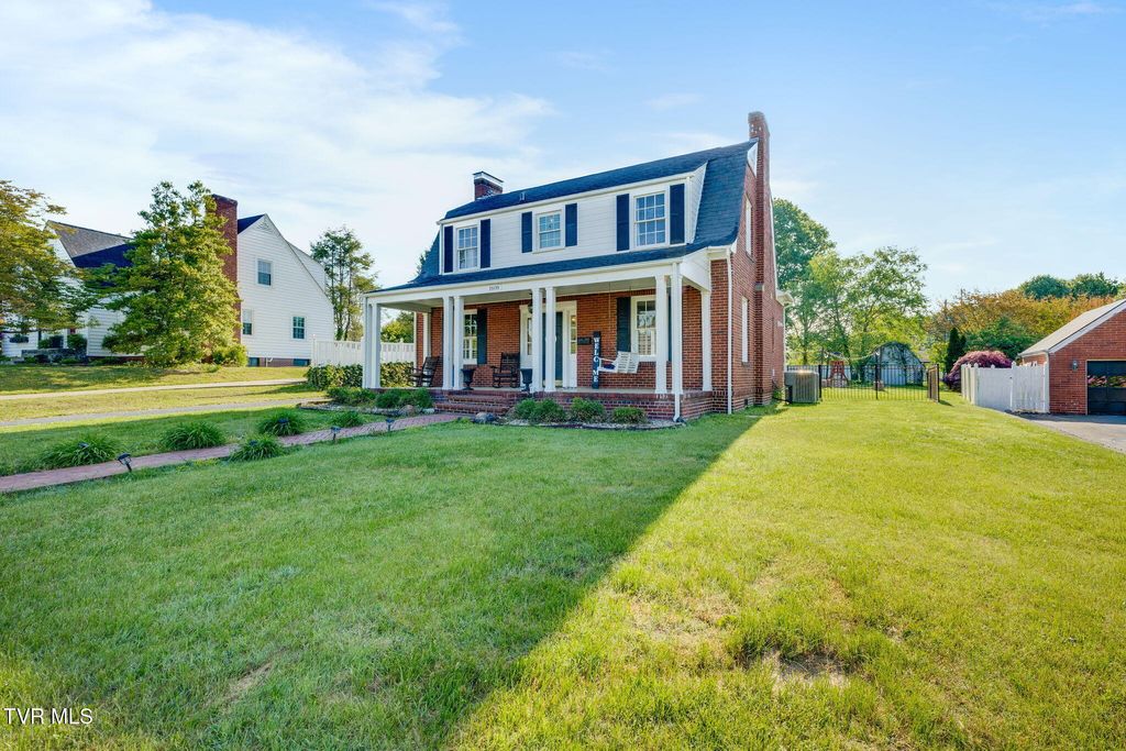Photo of 1608 Crescent Drive, Kingsport, TN 37664 (MLS # 9994342)