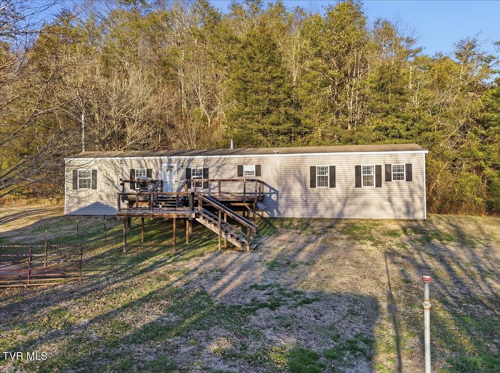 Photo of 118 Providence Road, Thorn Hill, TN 37881 (MLS # 9991567)