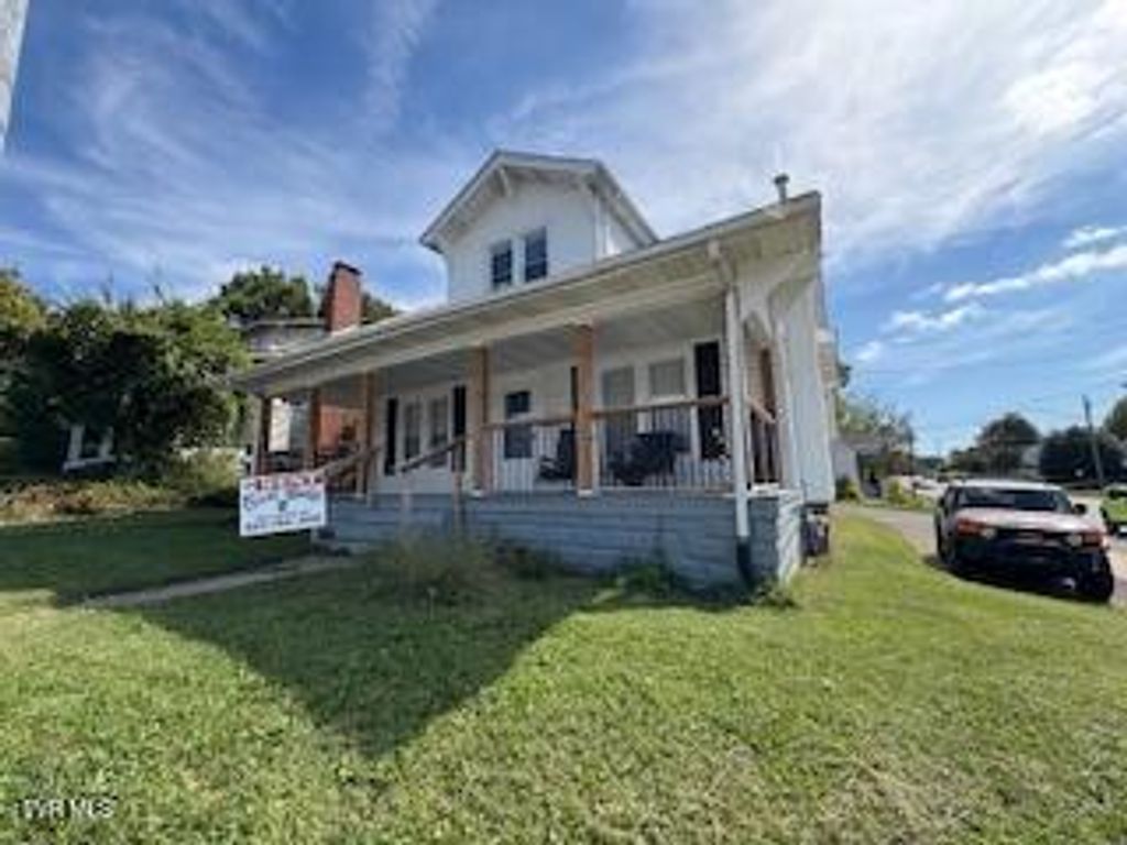 Photo of 921 Edgemont Avenue #1-2, Bristol, TN 37620 (MLS # 9988018)