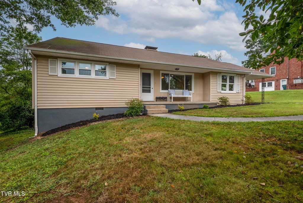 Photo of 1140 Foxcroft Road, Bristol, VA 24201 (MLS # 9984764)