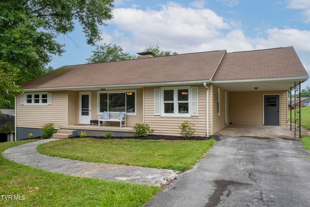 Photo of 1140 Foxcroft Road, Bristol, VA 24201 (MLS # 9984764)