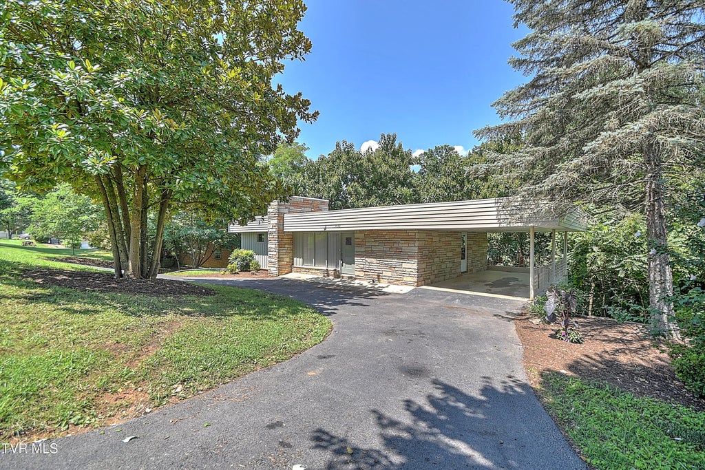 Photo of 4148 Skyland Drive, Kingsport, TN 37664 (MLS # 9999151)