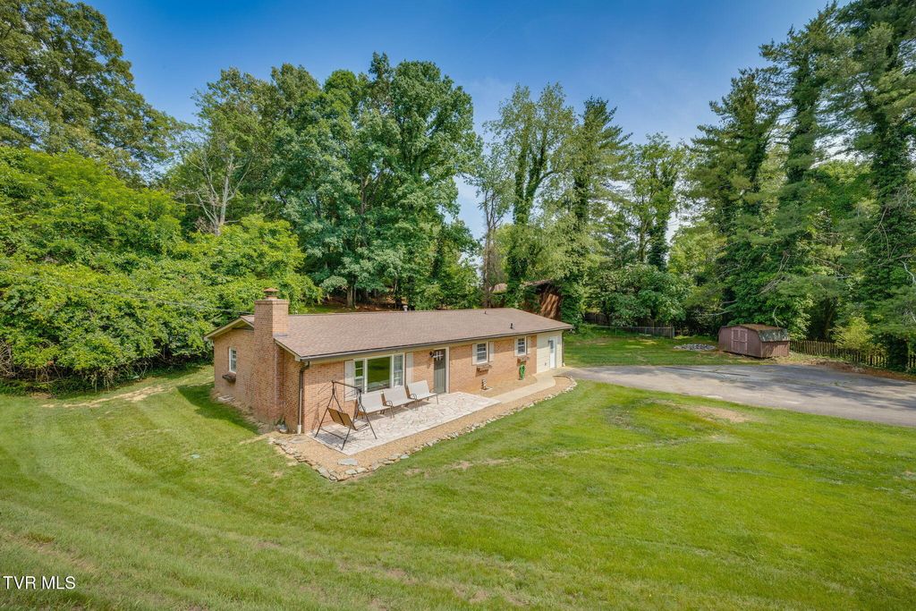 Photo of 309 Knob Hill Drive, Bristol, TN 37620 (MLS # 9981604)