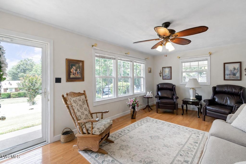 Photo of 126 Poplar Hill Drive, Johnson City, TN 37604 (MLS # 9991621)