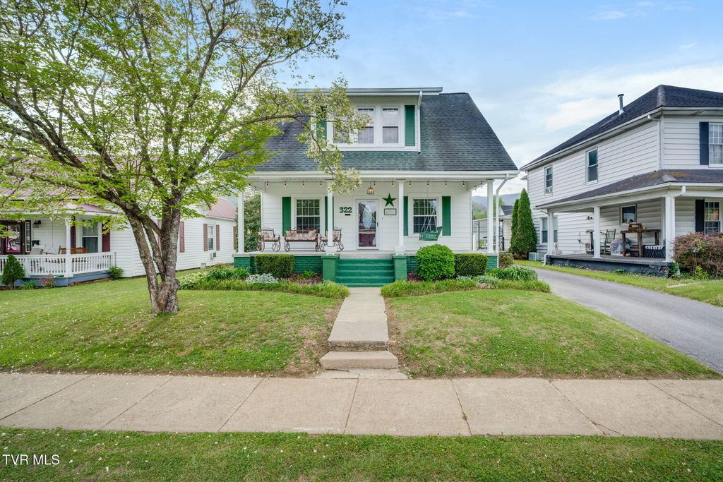 Photo of 322 Carolina Avenue, Erwin, TN 37650 (MLS # 9993922)