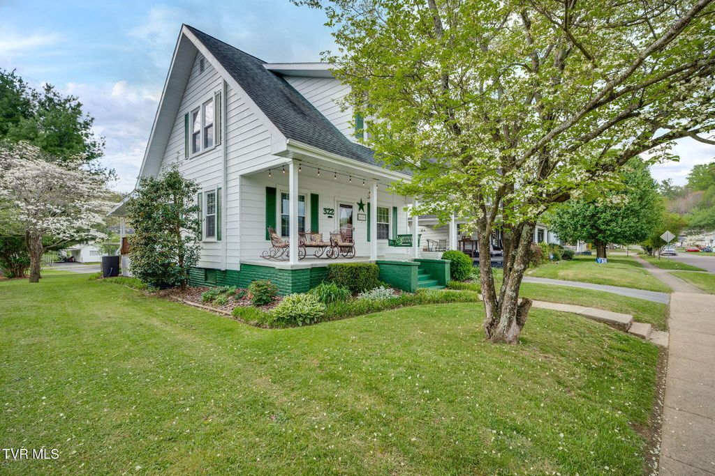 Photo of 322 Carolina Avenue, Erwin, TN 37650 (MLS # 9993922)