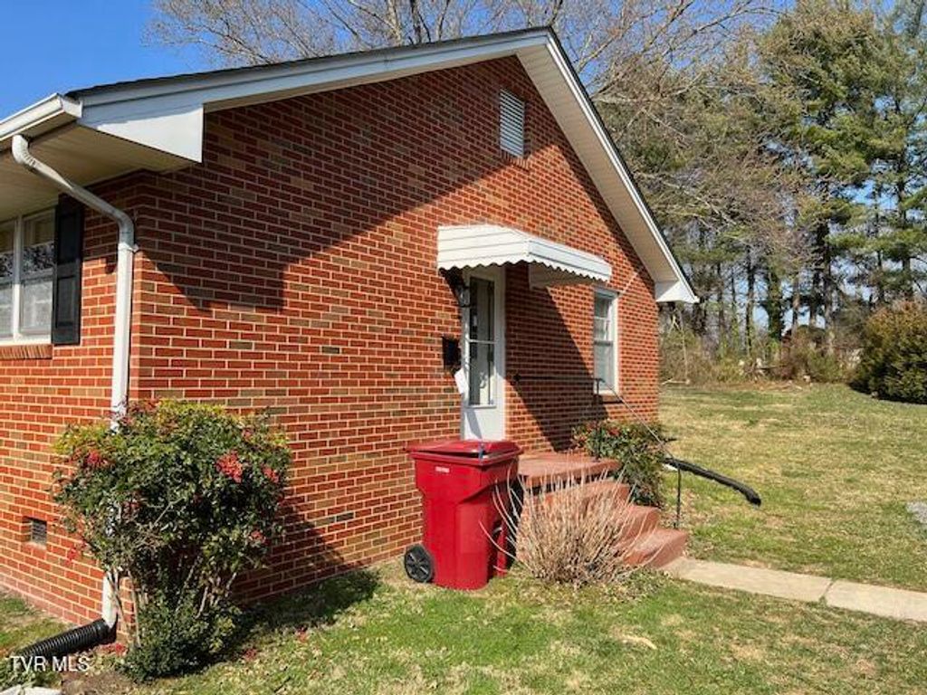 Photo of 2522 Browns Mill Court, Johnson City, TN 37604 (MLS # 9996466)