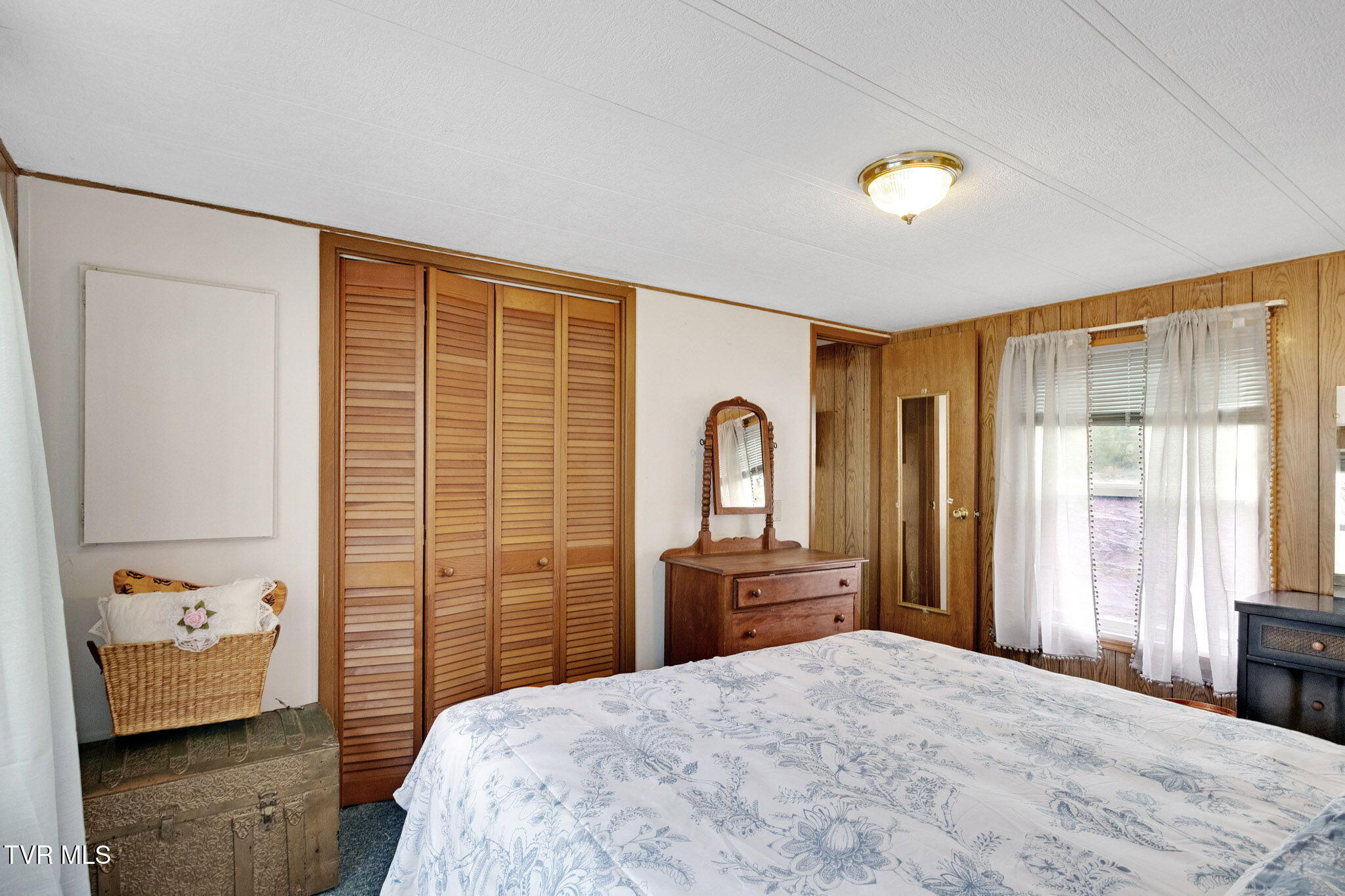 705 White Top Road, Bluff City, Tennessee image 7