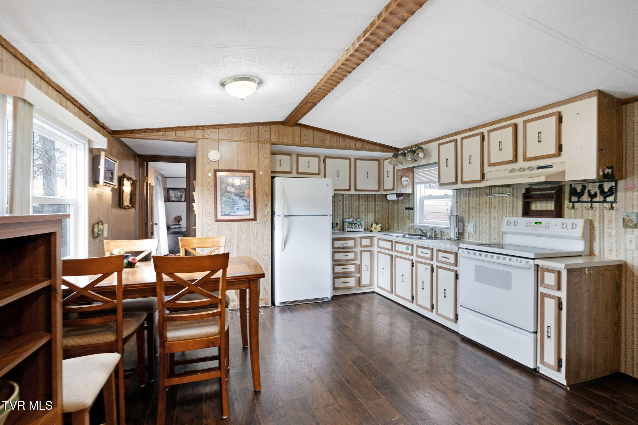 705 White Top Road, Bluff City, Tennessee image 3