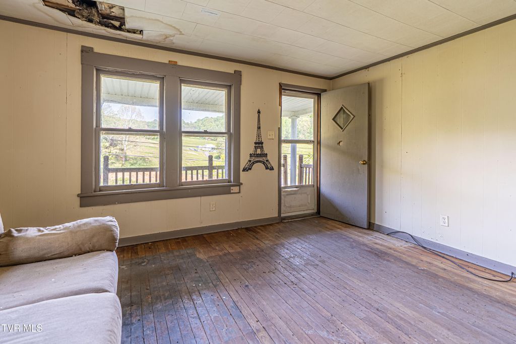 Photo of 7006 Gate City Highway, Bristol, VA 24202 (MLS # 9994567)