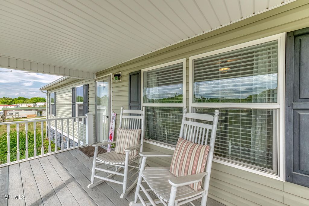 Photo of 2069 Devault Bridge Road, Piney Flats, TN 37686 (MLS # 9995400)