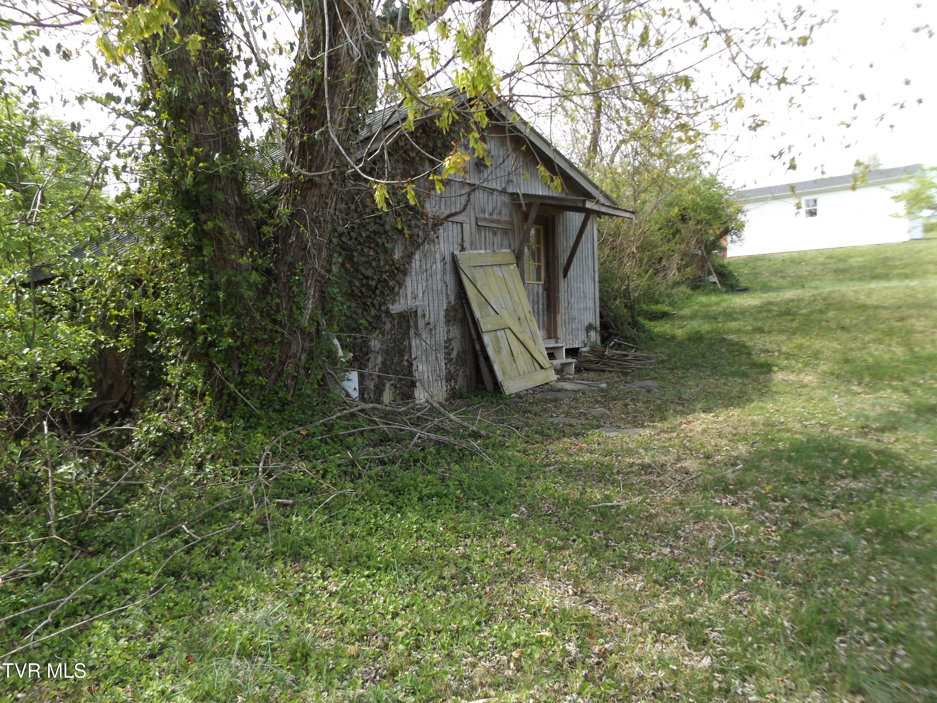 1655 Siam Road, Elizabethton, Tennessee image 10