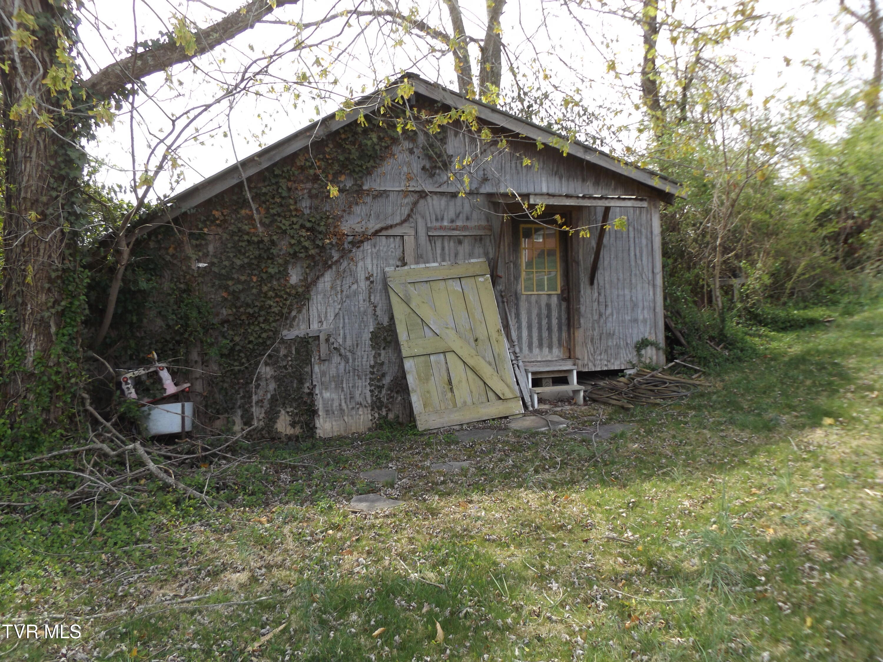 1655 Siam Road, Elizabethton, Tennessee image 11