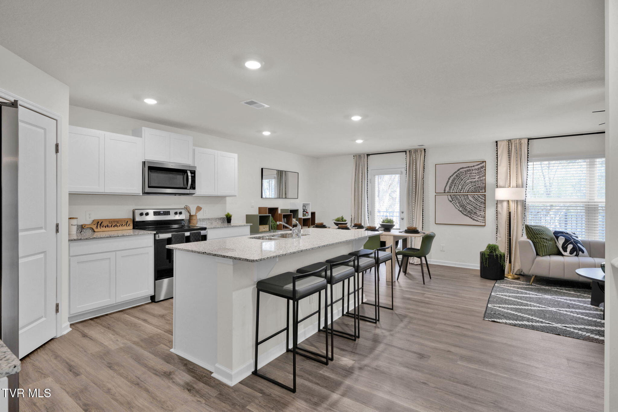 1005 Persimmon Hollow