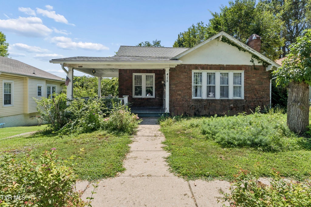 Photo of 415 Highland Avenue, Johnson City, TN 37604 (MLS # 10000050)