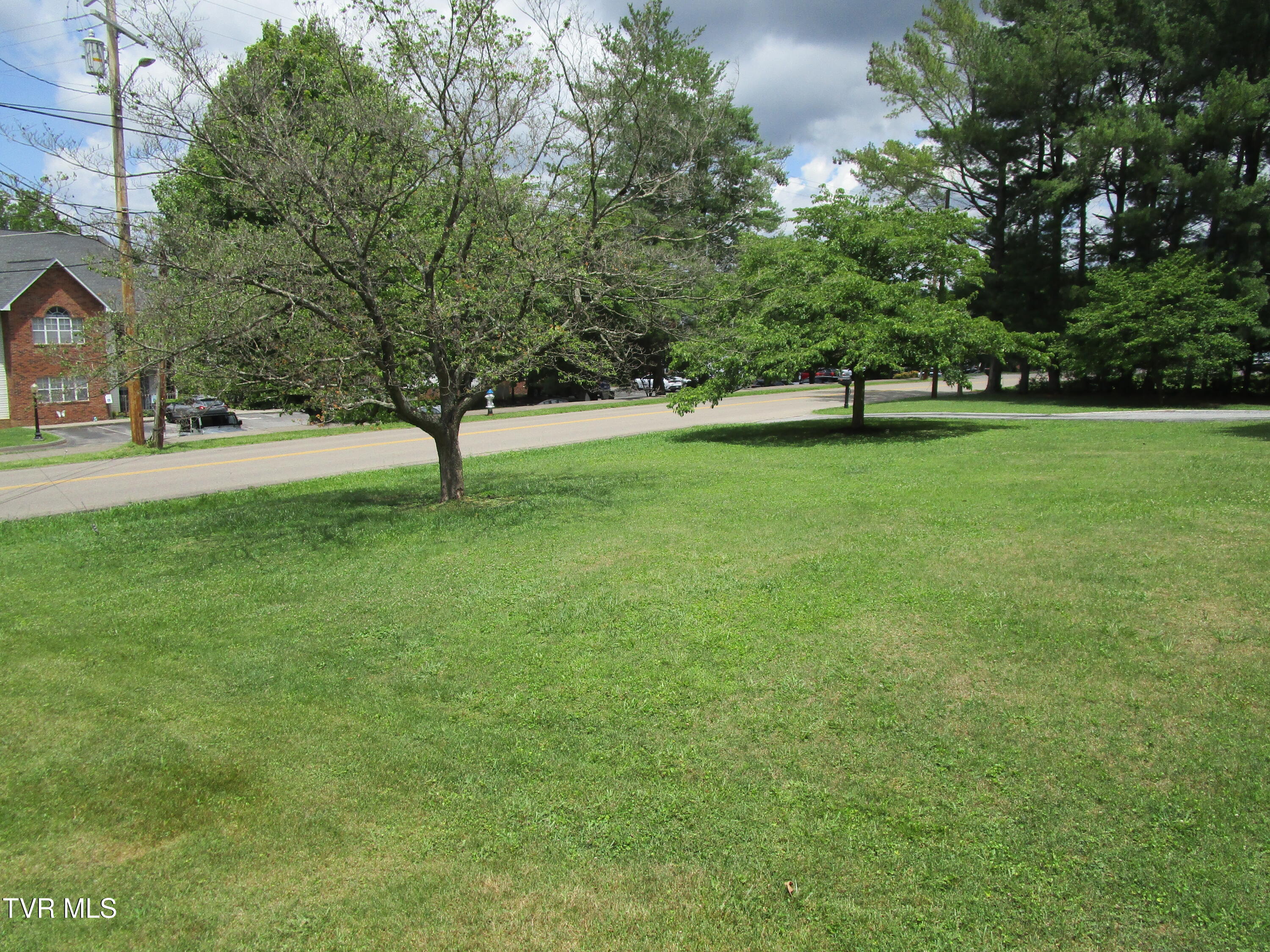 1818 West Lakeview Drive - Photo 2