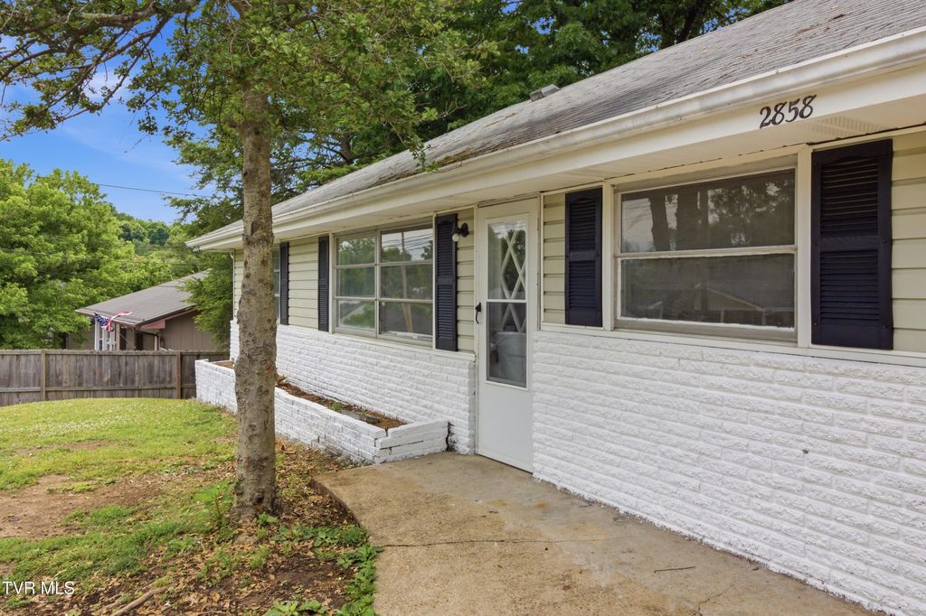 Photo of 2858 Ashley Street, Kingsport, TN 37664 (MLS # 9995812)
