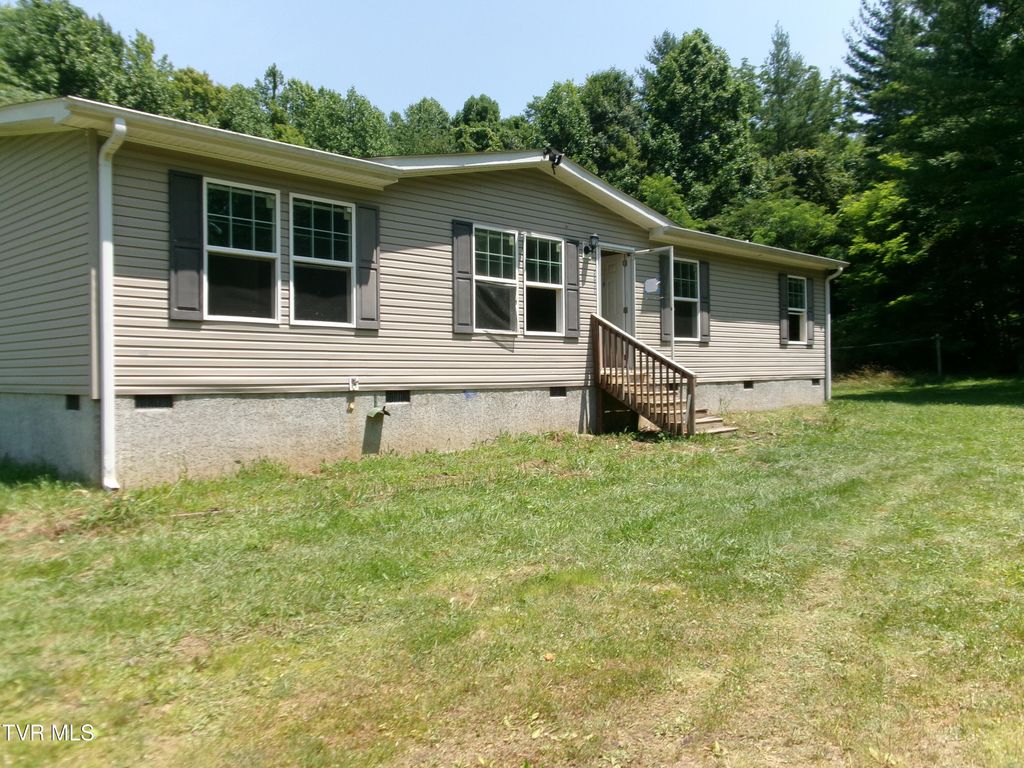 Photo of 2035 Viking Mountain Road, Greeneville, TN 37743 (MLS # 9991622)