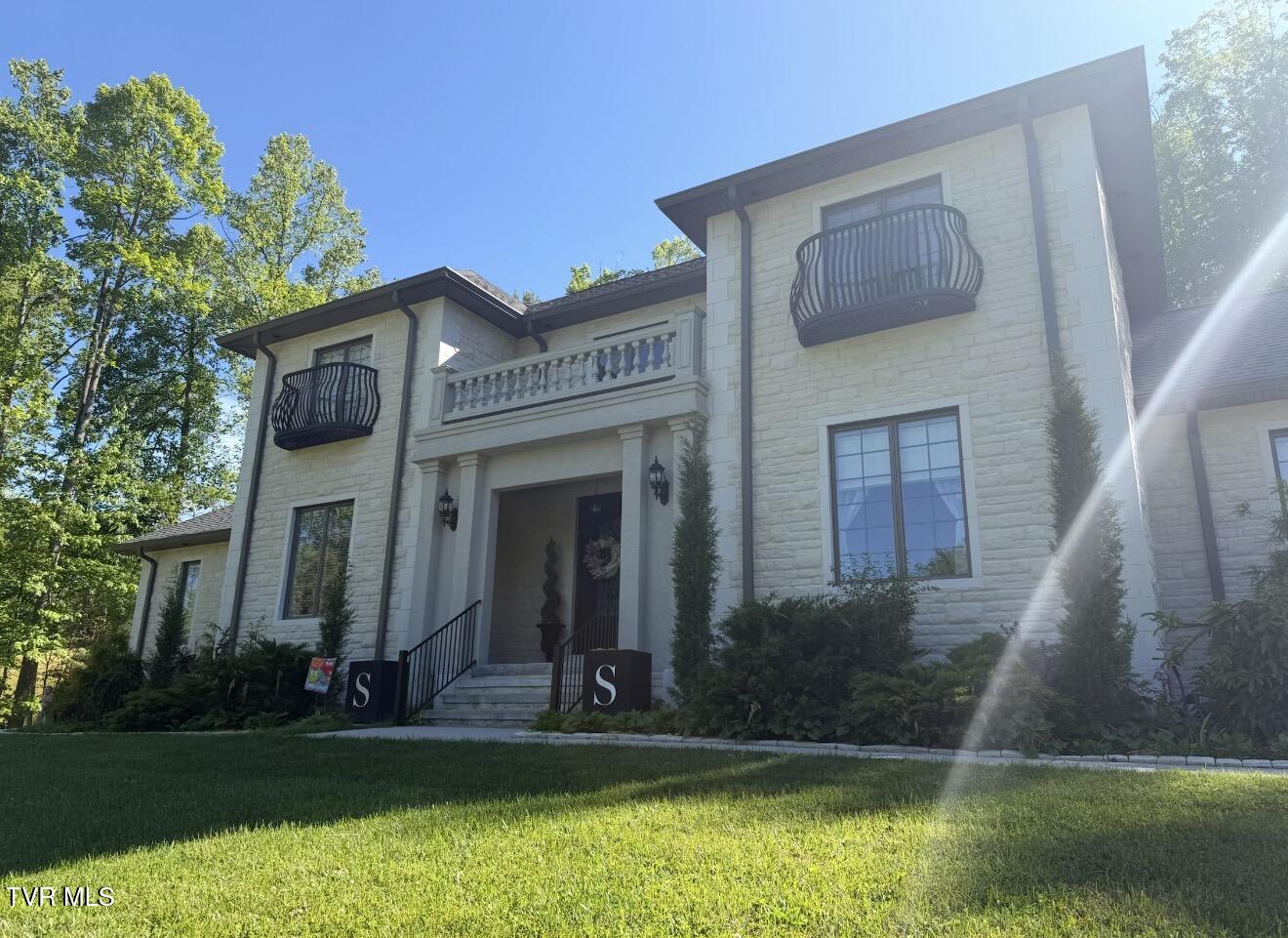 103 Southwest Fernwood Lane