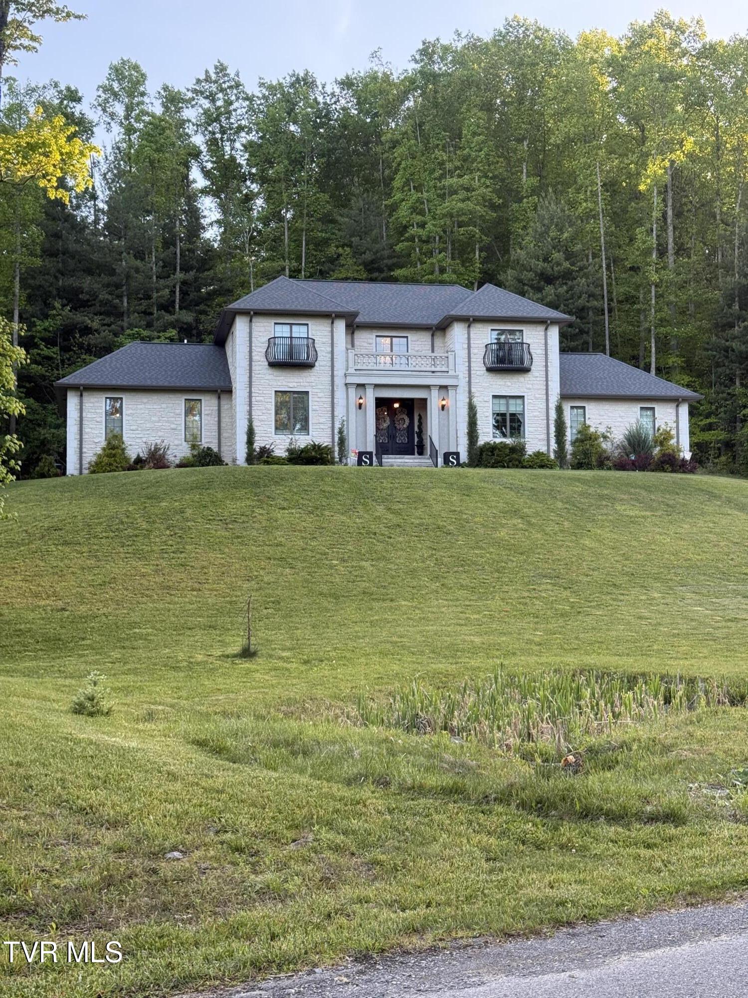 103 Southwest Fernwood Lane