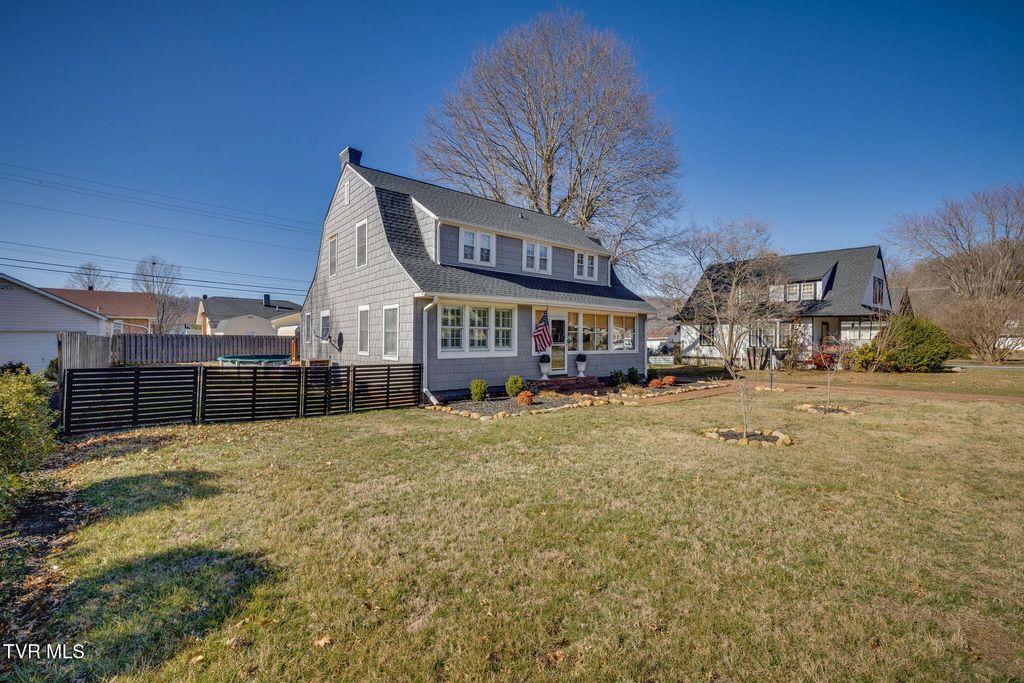 Photo of 319 Ohio Avenue, Erwin, TN 37650 (MLS # 9991485)