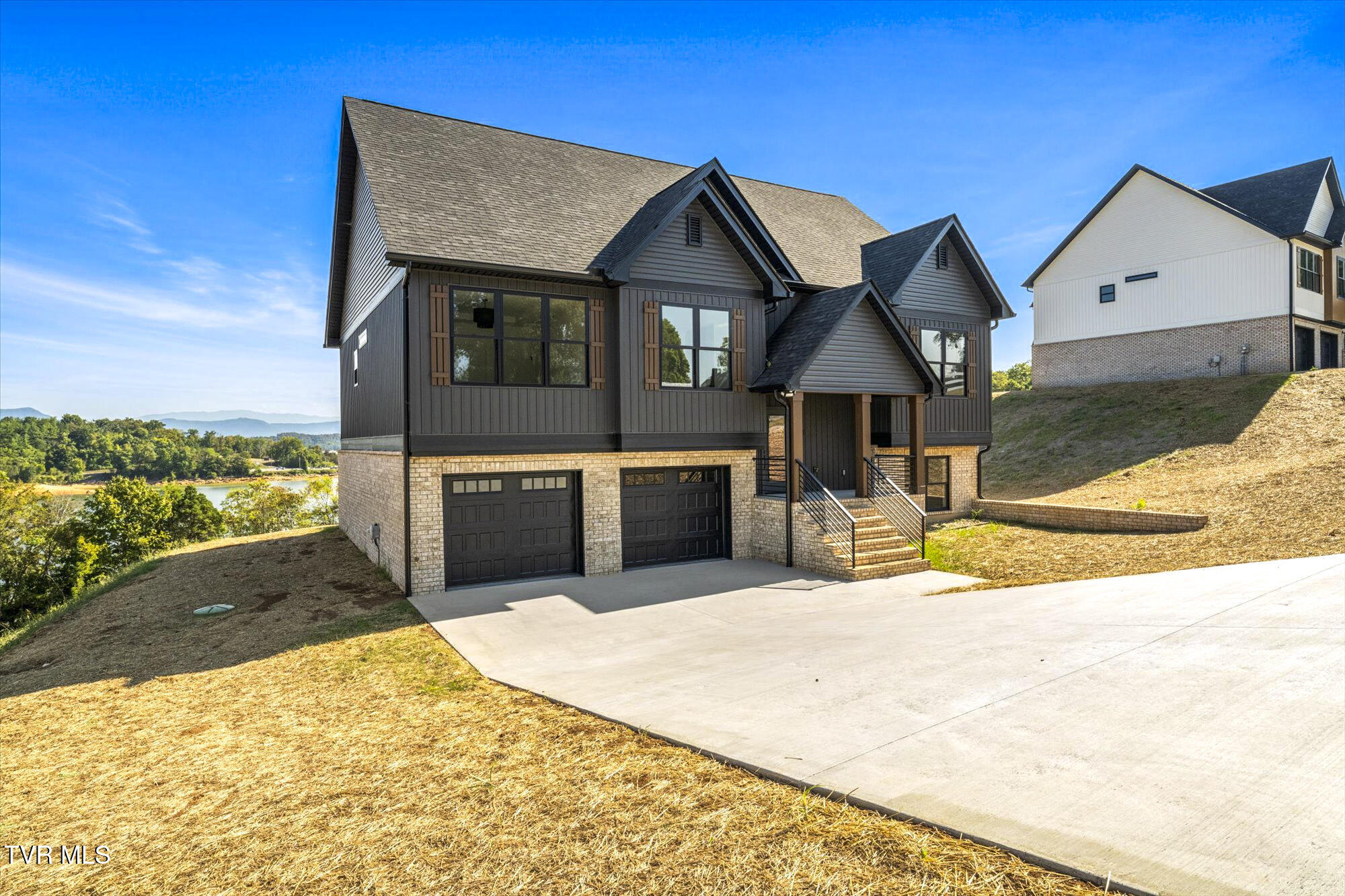 411 Hampton Way, Dandridge, Tennessee image 3