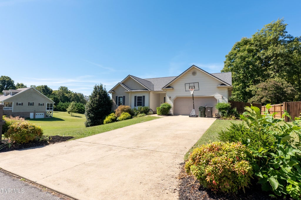 Photo of 123 Owen Lane, Greeneville, TN 37745 (MLS # 10001466)
