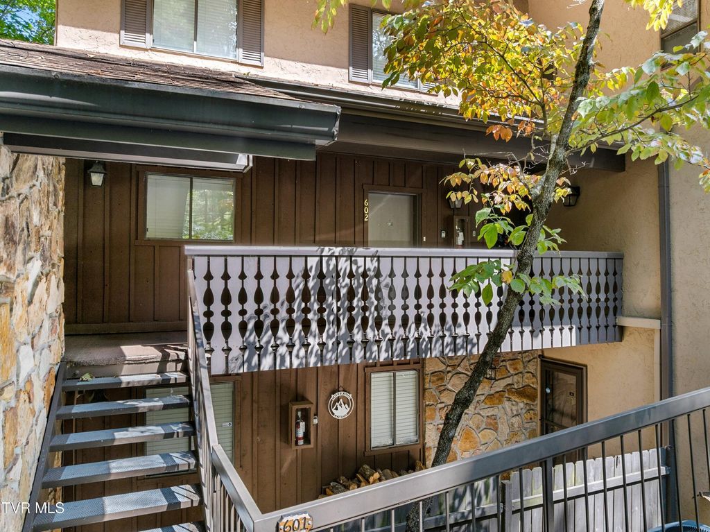 Photo of 1235 Ski Mountain Road #602, Gatlinburg, TN 37738 (MLS # 9986072)