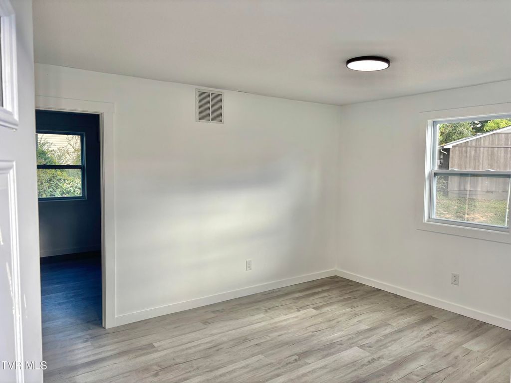 Photo of 119 Shenandoah Drive #11, Elizabethton, TN 37643 (MLS # 9987069)