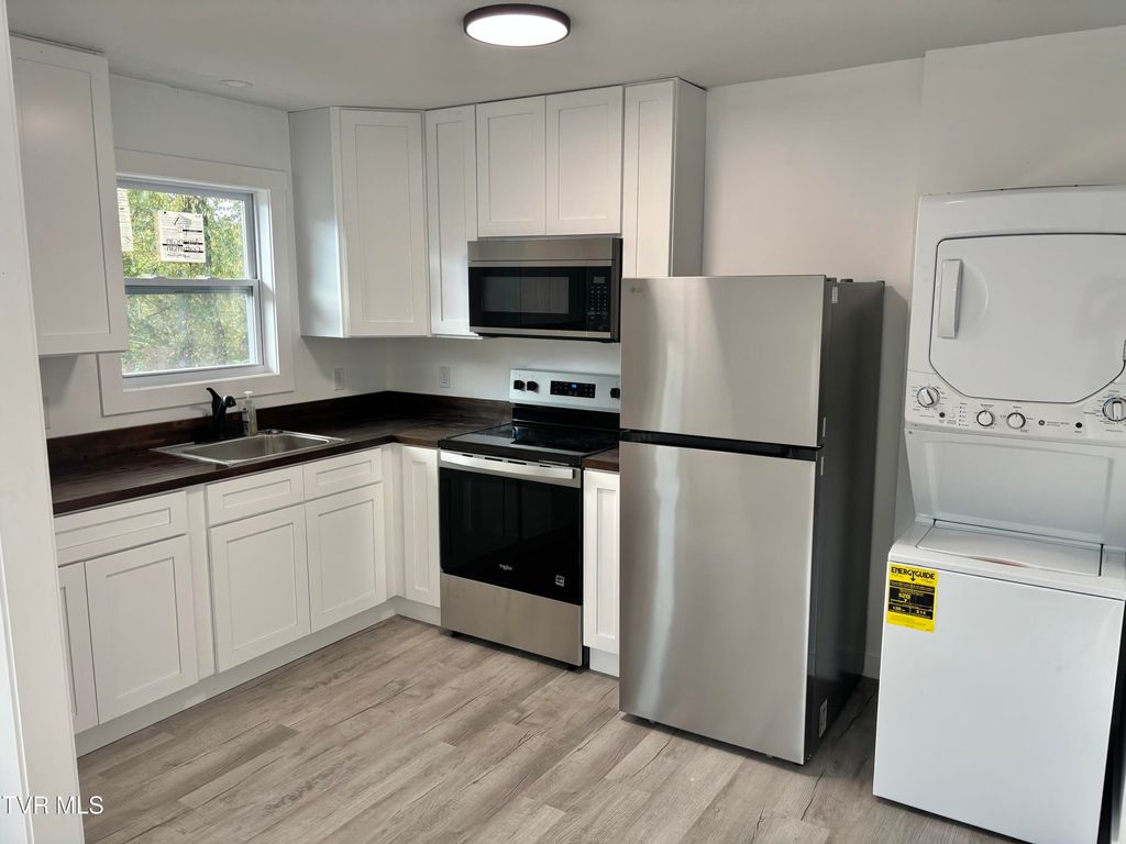 Photo of 119 Shenandoah Drive #11, Elizabethton, TN 37643 (MLS # 9987069)
