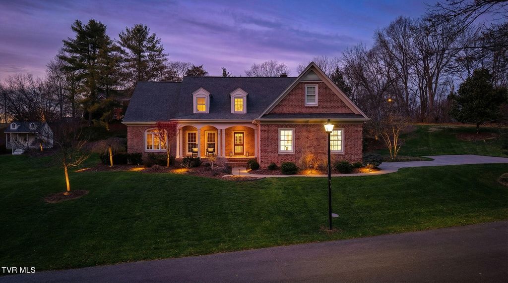 Photo of 1000 Huntington Court, Kingsport, TN 37660 (MLS # 9989785)