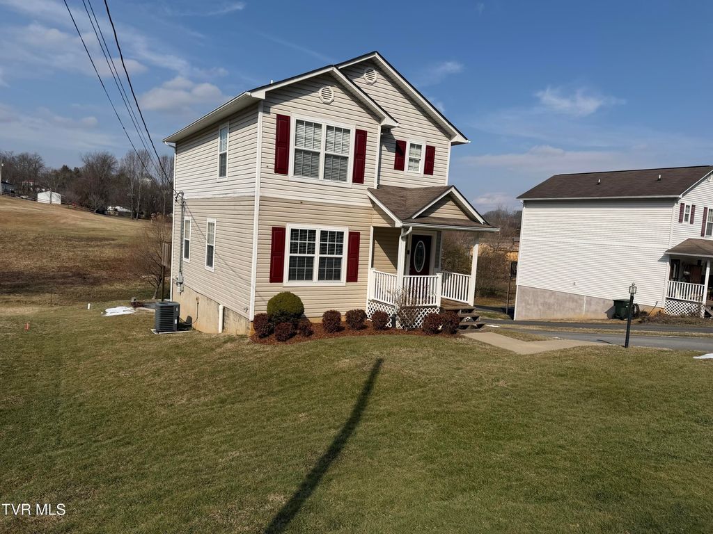 Photo of 127 Cloverdale Lane, Johnson City, TN 37604 (MLS # 9991155)