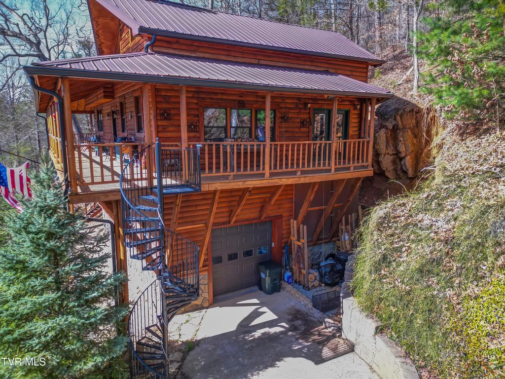 Photo of 665 Laurels Road, Johnson City, TN 37601 (MLS # 9992390)