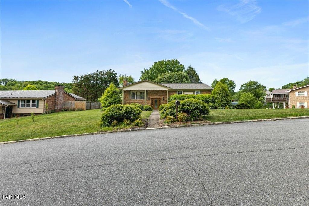 Photo of 1406 Kevin Lane, Greeneville, TN 37745 (MLS # 9994904)