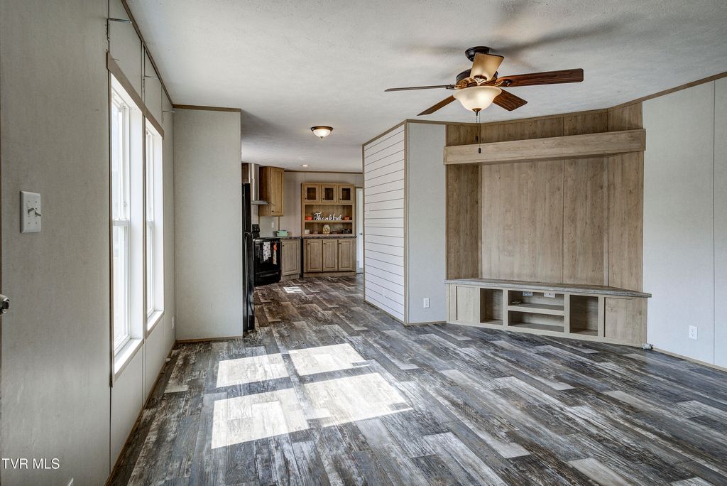 Photo of 1295 Highway 19e Rd, Bluff City, TN 37618 (MLS # 9994849)