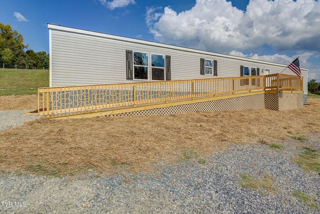 Photo of 1295 Highway 19e Rd, Bluff City, TN 37618 (MLS # 9994849)