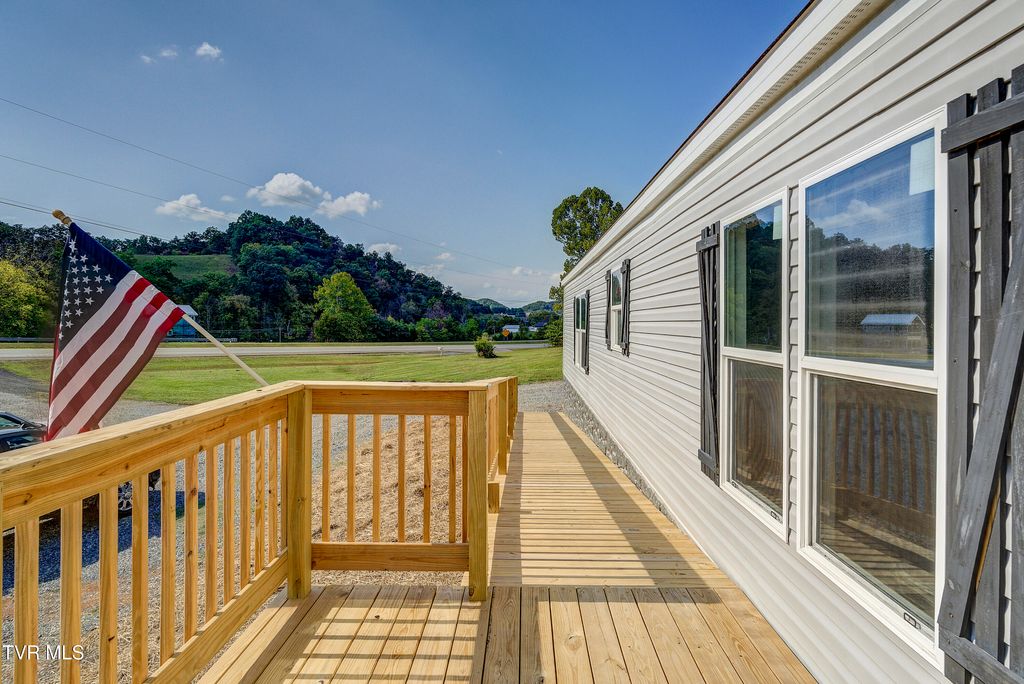 Photo of 1295 Highway 19e Rd, Bluff City, TN 37618 (MLS # 9994849)