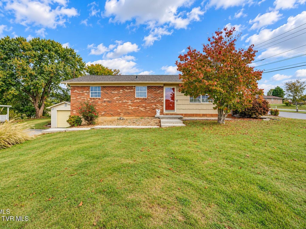 Photo of 432 Broyles Lane, Bristol, TN 37620 (MLS # 10002288)