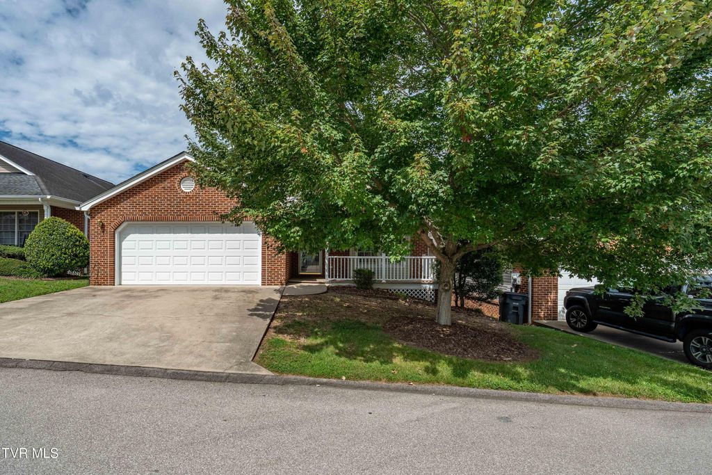Photo of 634 Willowcrest Place, Kingsport, TN 37660 (MLS # 9984350)