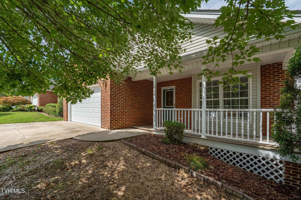 Photo of 634 Willowcrest Place, Kingsport, TN 37660 (MLS # 9984350)