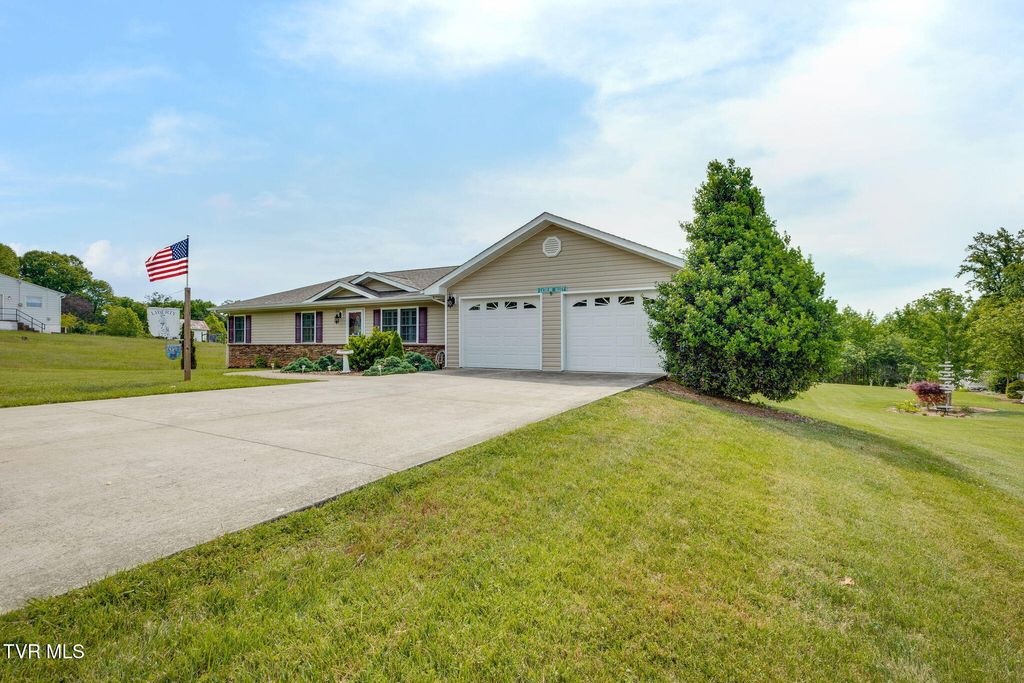 Photo of 4653 Old Stage Road, Kingsport, TN 37664 (MLS # 9995097)