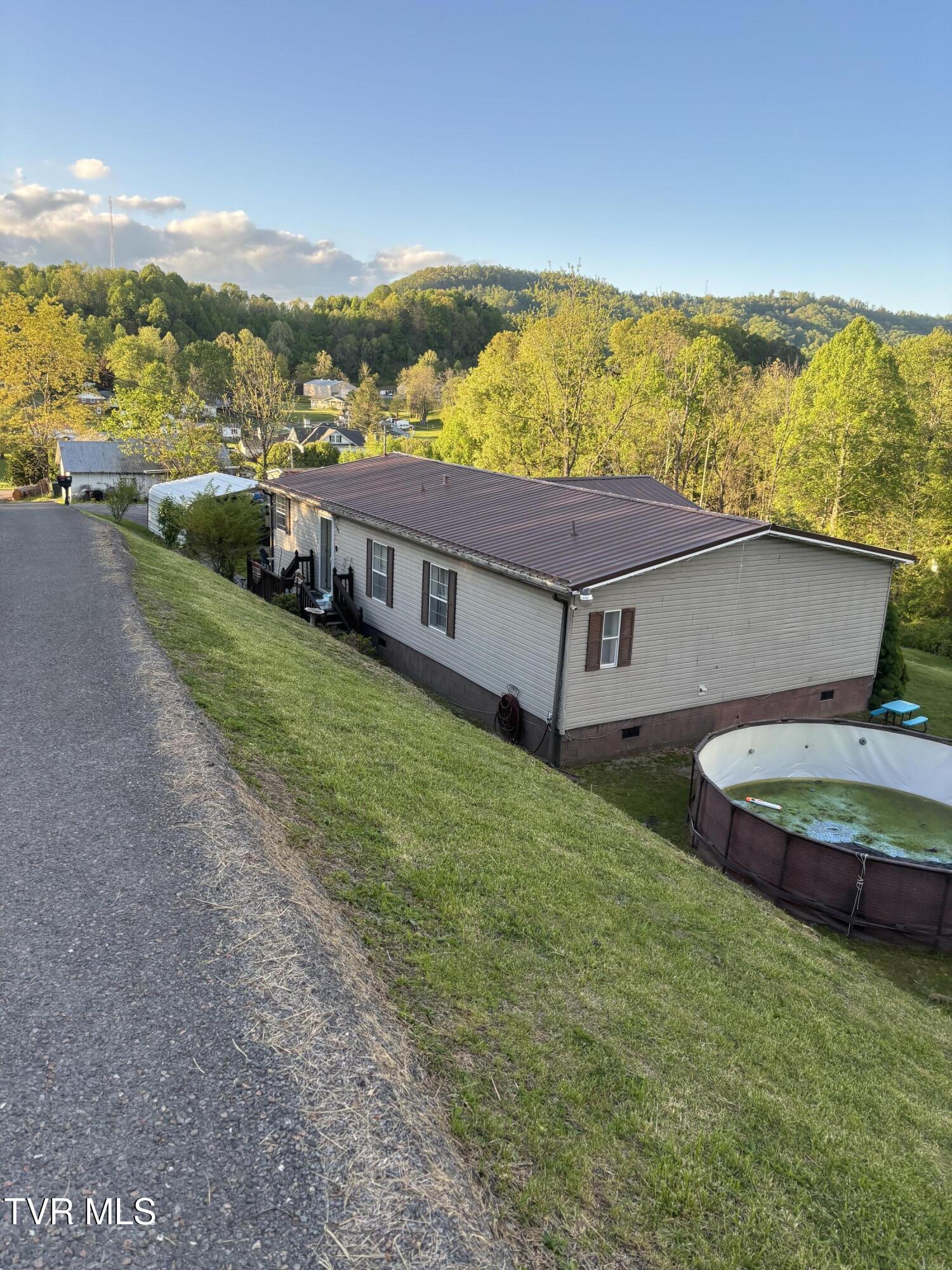 608 Dutch Avenue, Coeburn, Virginia image 1