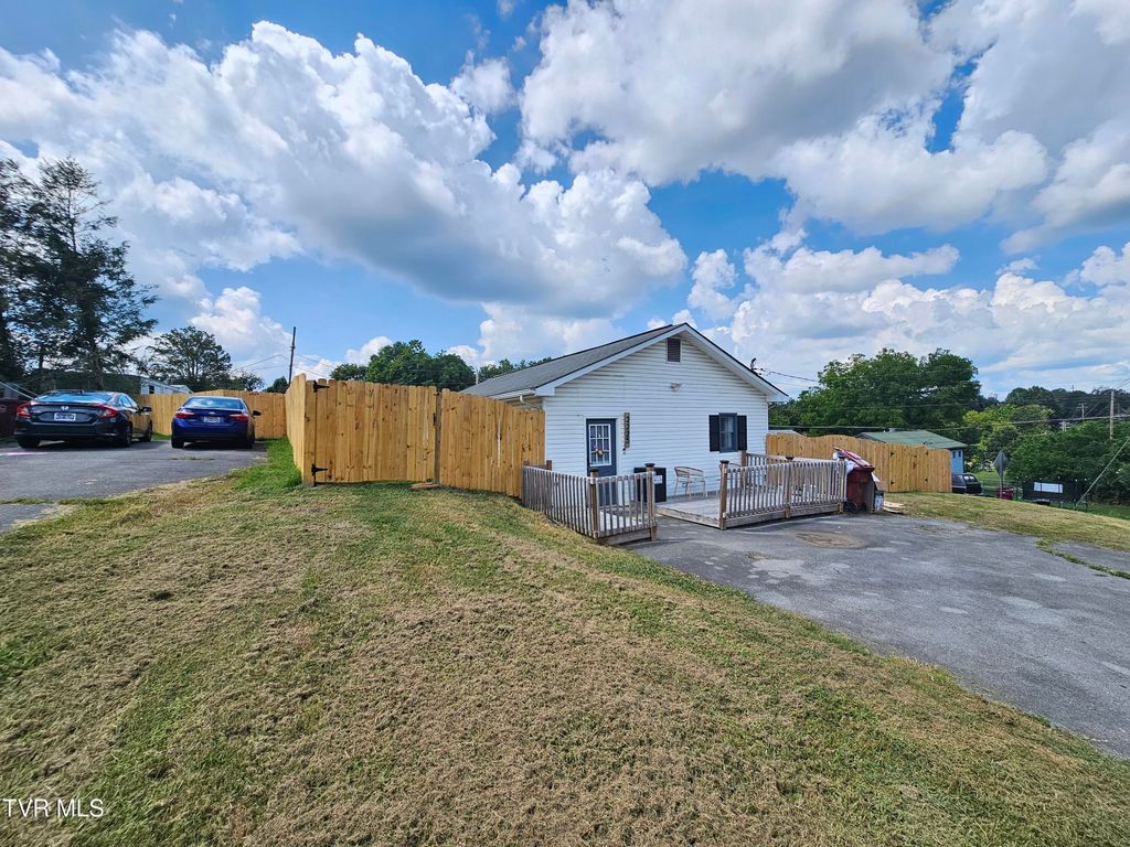Photo of 2225 Signal Drive, Johnson City, TN 37604 (MLS # 9984762)