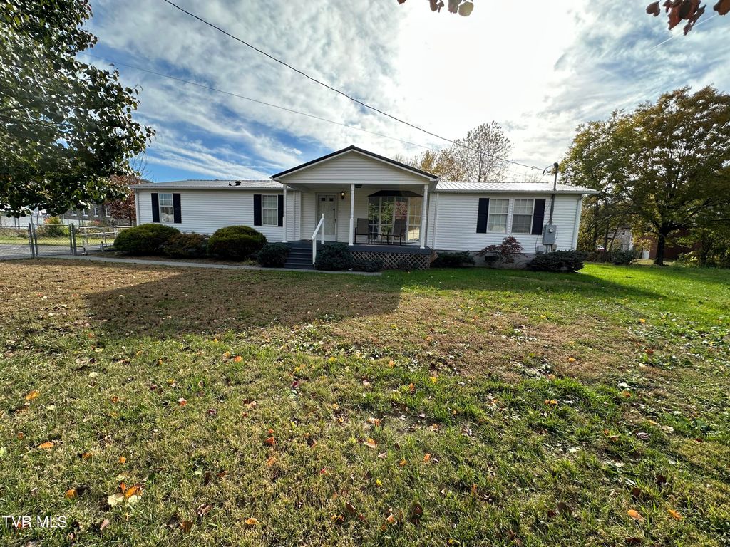 Photo of 112 Crook Street, Hampton, TN 37658 (MLS # 9987971)