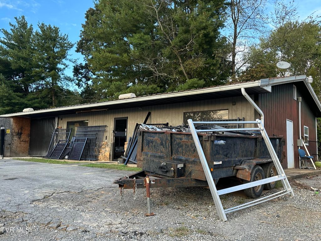 Photo of 5015 Memorial Boulevard, Kingsport, TN 37664 (MLS # 9987780)