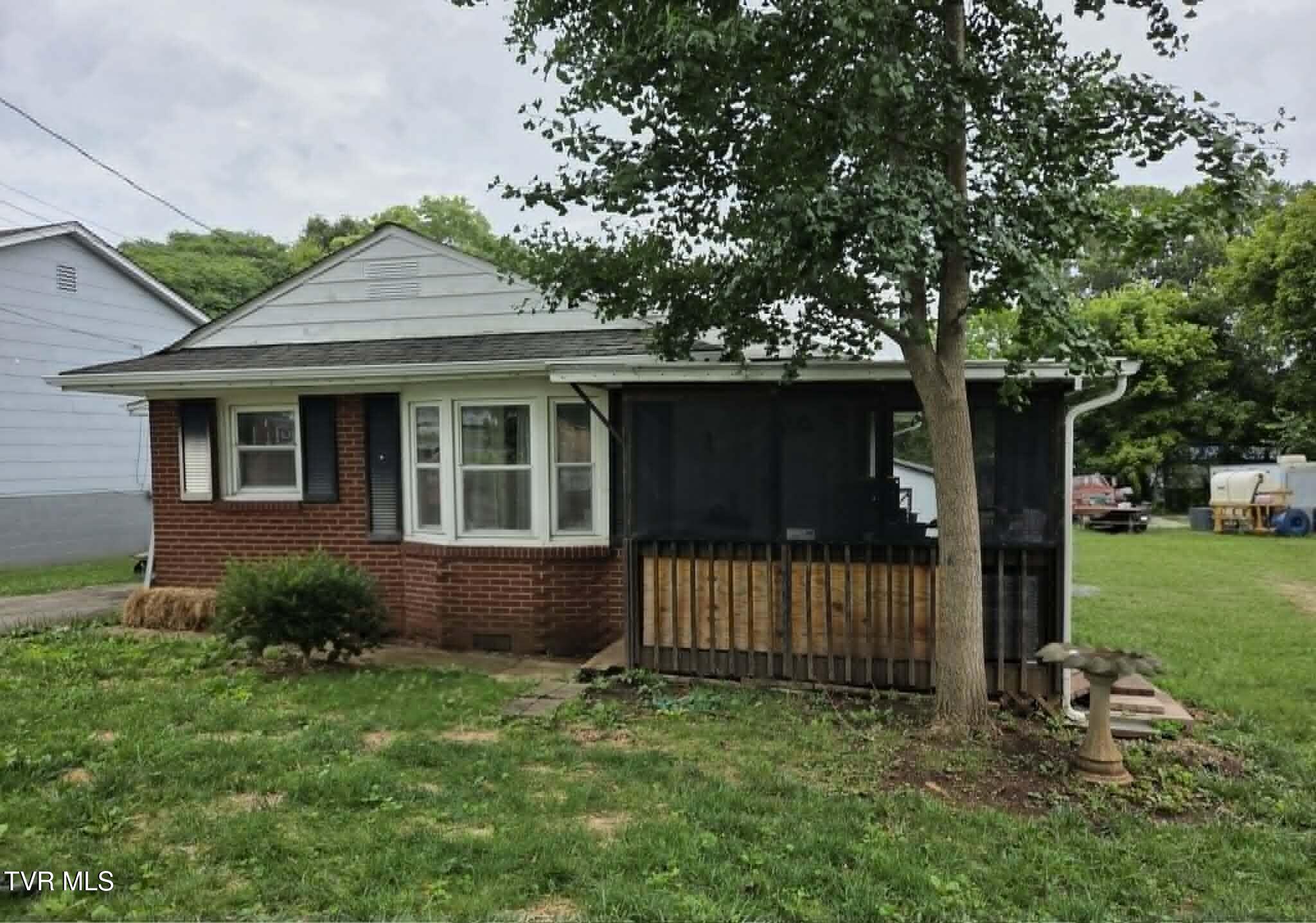 Photo 1 of 28 — 1514 Brown Avenue, Jefferson City, TN 37760