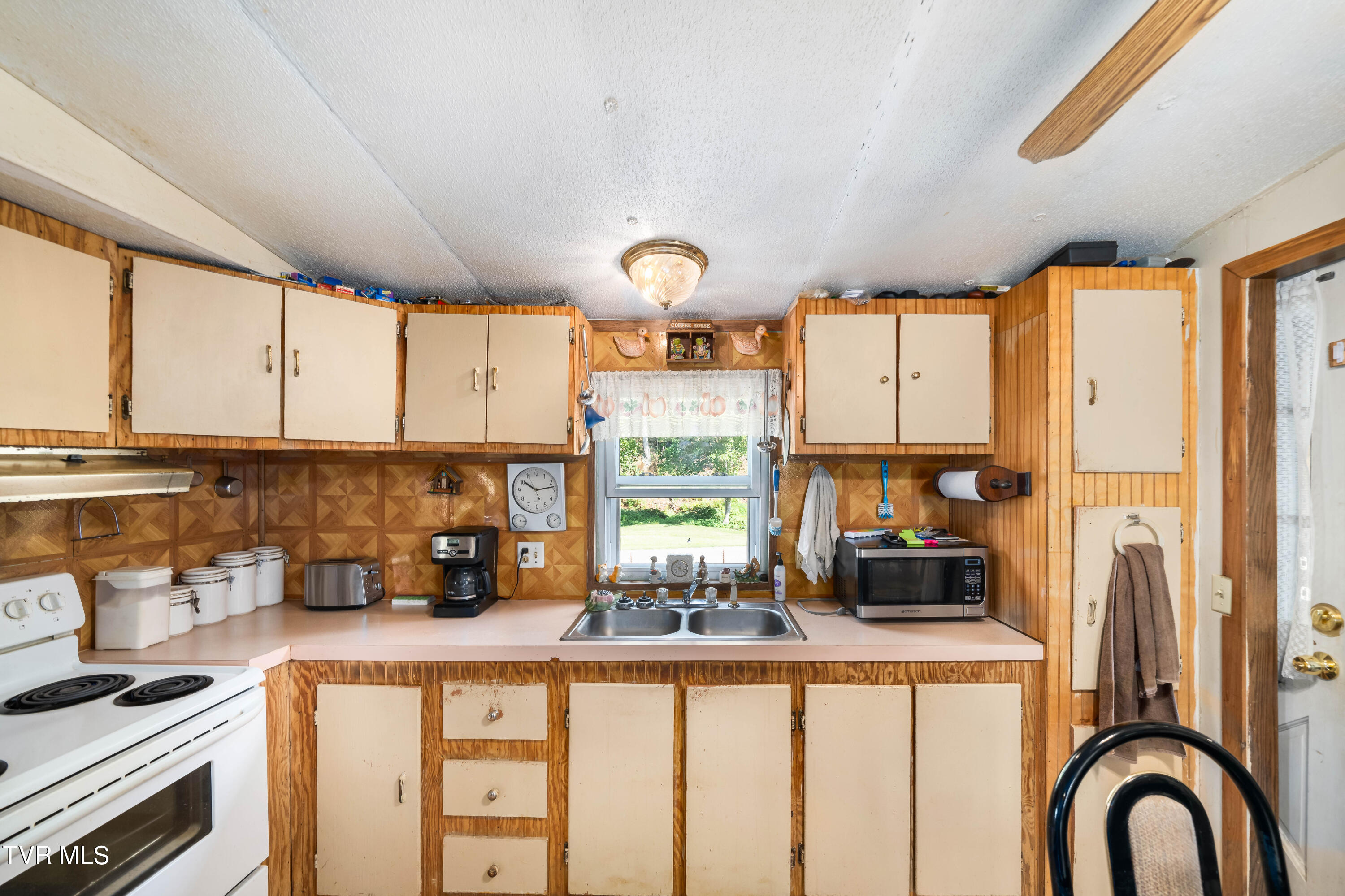 380 Odom Branch Road, Erwin, Tennessee image 9