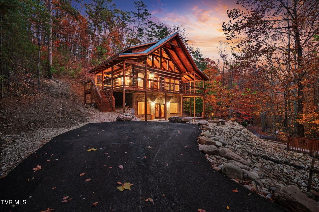 Photo of 2579 Black Bear Lane, Sevierville, TN 37876 (MLS # 9993231)