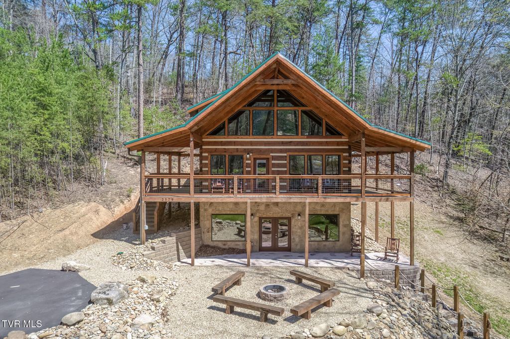 Photo of 2579 Black Bear Lane, Sevierville, TN 37876 (MLS # 9993231)